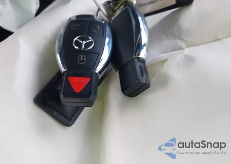 2019 Mercedes-Benz Glc 300 4Matic из США, поврежденный, VIN WDC0G4KB5KV136254